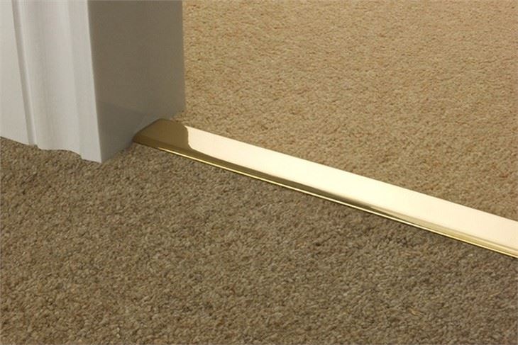 door_bar_brass_doublez_carpet_carpet