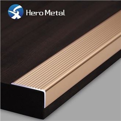 Stopniščna preproga Rob ščitniki